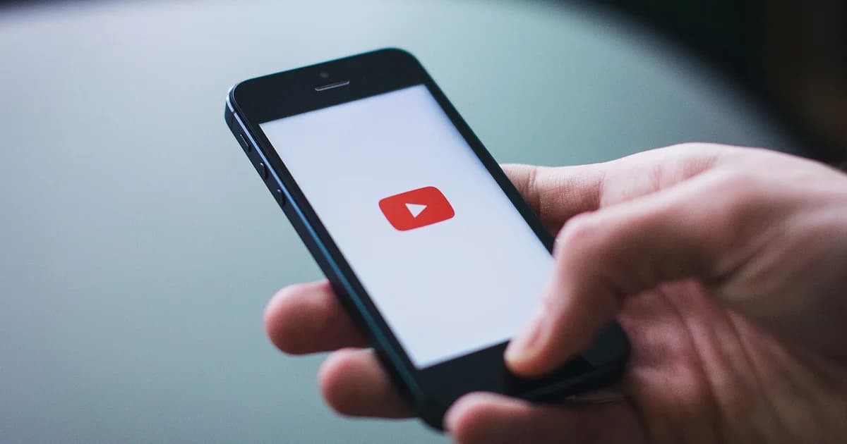 YouTube 2025 algorithm strategy guide for content creators