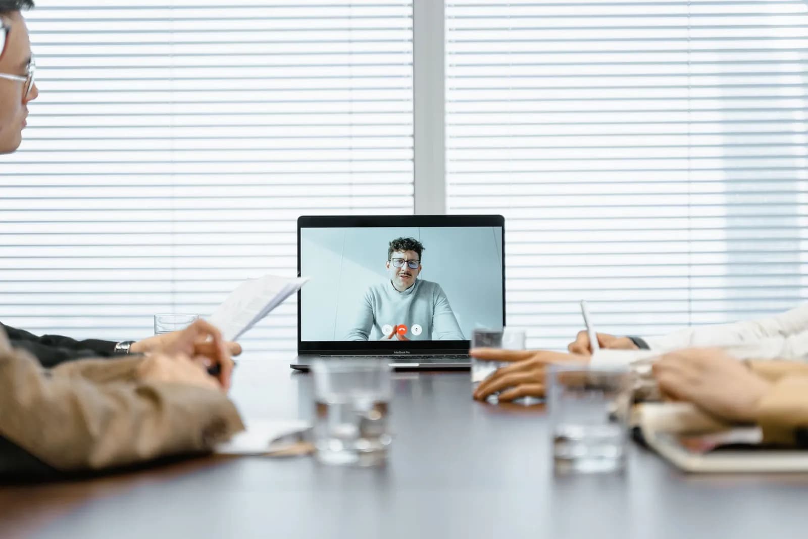 Geschäftsmeetings & Remote-Teams